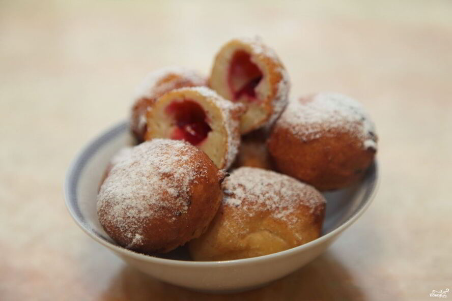 Рецепт пончиков с вишней