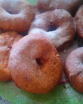 Пончики творожные в сахарной пудре