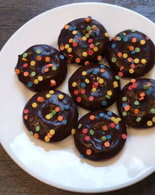 Пончики в шоколадной глазури