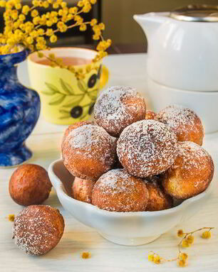 Простые пончики на сгущенке