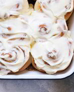 Рулетики с корицей и глазурью