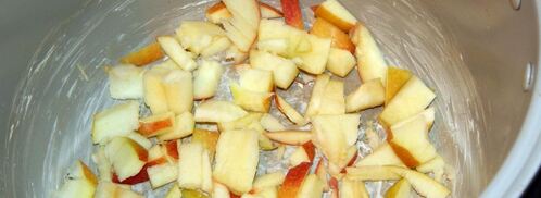 шарлотка на кефире в мультиварке. Шаг 5