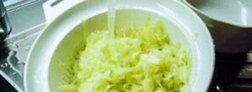 шарлотка с капустой в духовке. Шаг 2