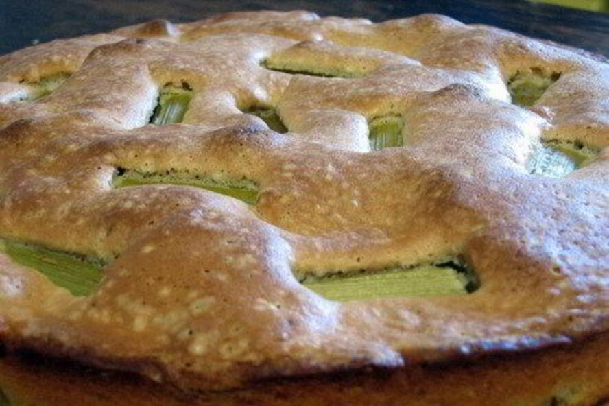 Рецепт шарлотки с ревенем