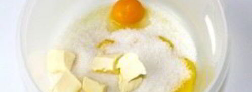 шарлотка с яблоками и безе. Шаг 2