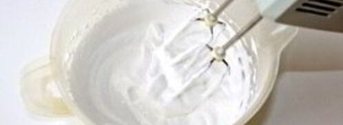 шарлотка с яблоками и безе. Шаг 7