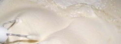 шарлотка с яблоками и изюмом. Шаг 3