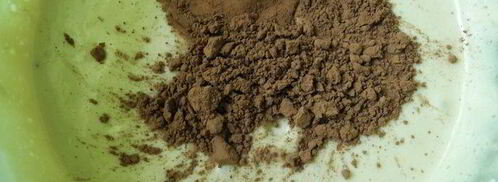 шоколадная шарлотка с яблоками и пьяной вишней. Шаг 3