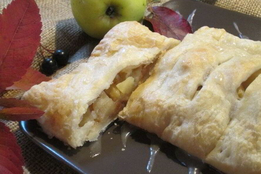 Рецепт самого простого яблочного штруделя