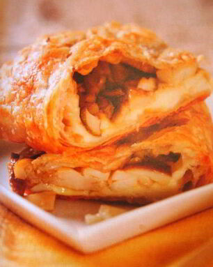 Штрудель с лесными грибами и сыром