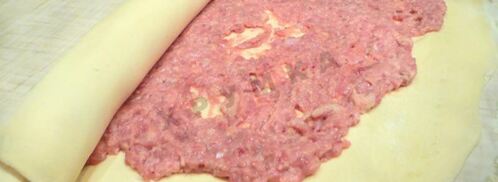 штрудель с мясом из слоеного теста. Шаг 9