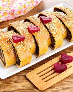 Штрудель со свеклой, сыром и шпинатом