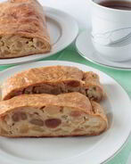 Яблочный штрудель из овсяных блинчиков