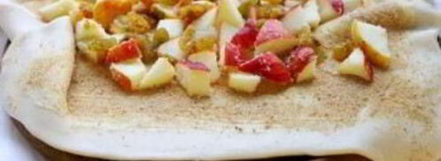 яблочный штрудель из слоеного дрожжевого теста. Шаг 4