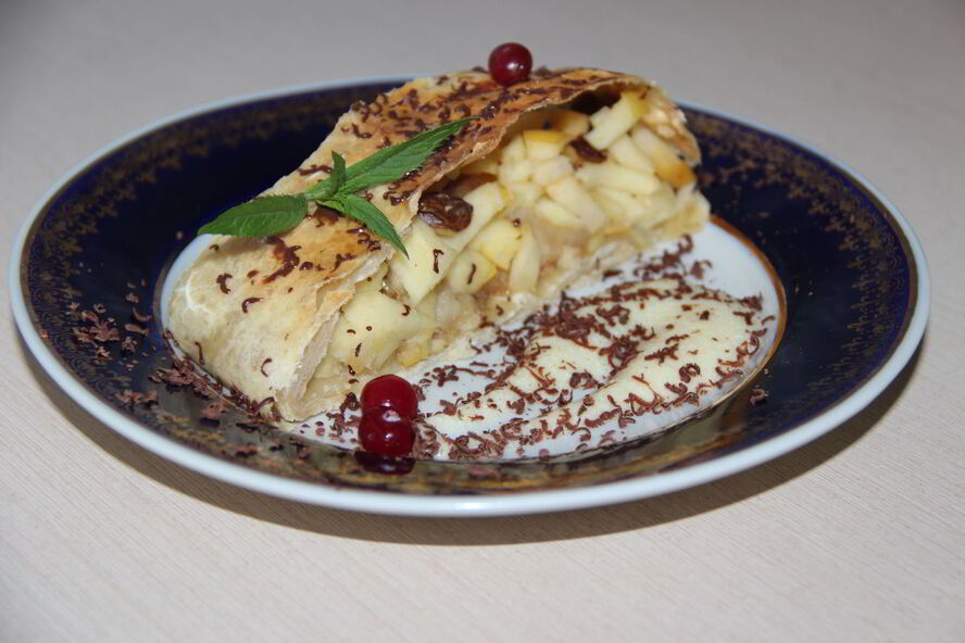 Рецепт яблочного штруделя из вытяжного теста