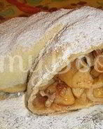 Яблочный штрудель с орехами