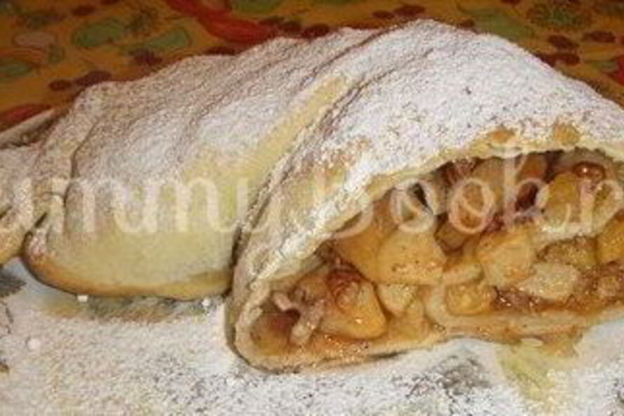 Рецепт яблочного штруделя с орехами