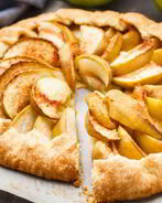 Сладкая выпечка из слоеного теста