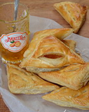 Слойки с апельсиновым джемом