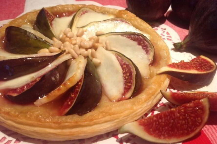 Рецепт слоек с инжиром и сыром