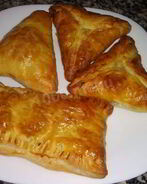 Слойки с картофелем и грибами из слоеного теста