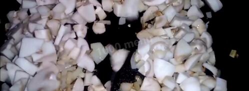 слойки с картофелем и грибами из слоеного теста. Шаг 2