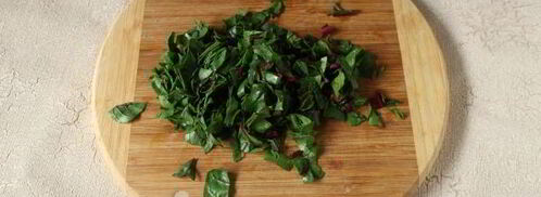 слойки с сыром и свекольными листьями. Шаг 4