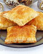 Слойки с вареной сгущенкой и орехами