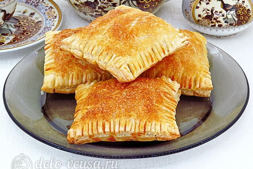 Рецепт слоек с вареной сгущенкой и орехами