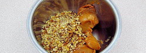 слойки с вареной сгущенкой и орехами. Шаг 4