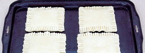 слойки с вареной сгущенкой и орехами. Шаг 9