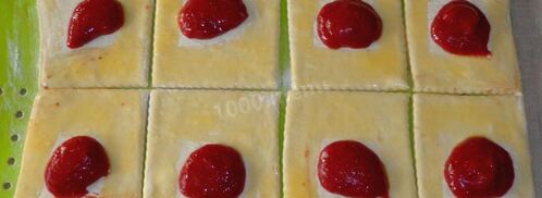 слойки с вареньем из слоеного теста. Шаг 6