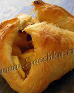 Слойки с яблоками