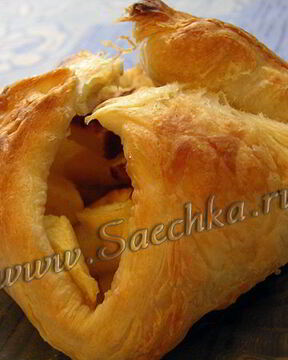 Слойки с яблоками