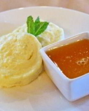 Диетические сырники в мультиварке на пару