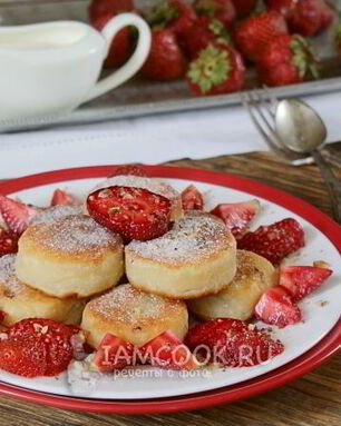 Сырники из творожной массы с изюмом