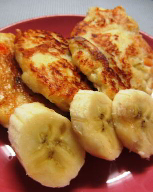 Сырники с бананом, курагой и ванильным сахаром