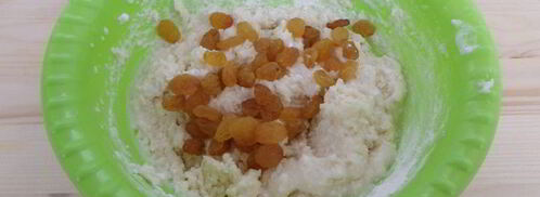 сырники с изюмом. Шаг 7
