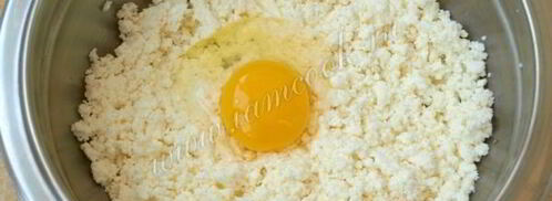 сырники с манкой и изюмом. Шаг 3