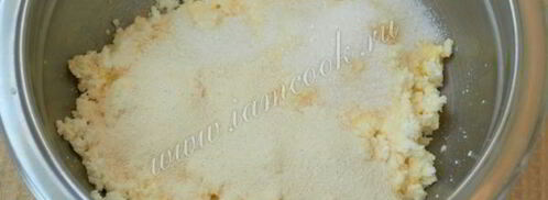 сырники с манкой и изюмом. Шаг 4