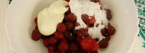 сырники с овсяными хопьями и клубнично-сметанным соусом. Шаг 4