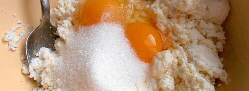 сырники с шоколадным вулканчиком — праздничный завтрак. Шаг 3