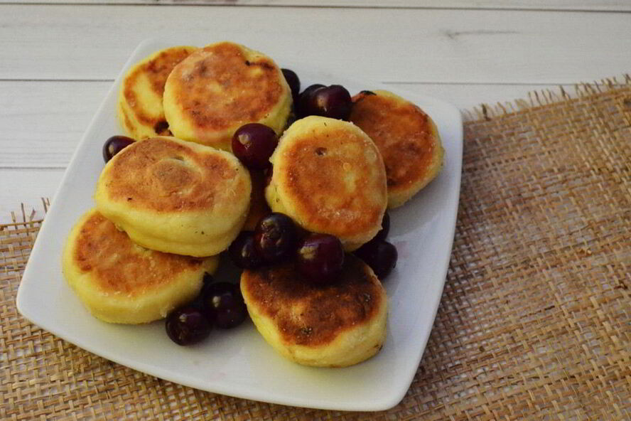 Рецепт сырников с вишней