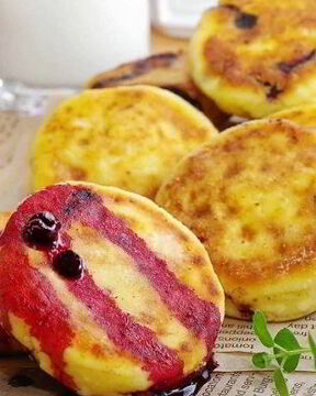 Сырники с ягодами