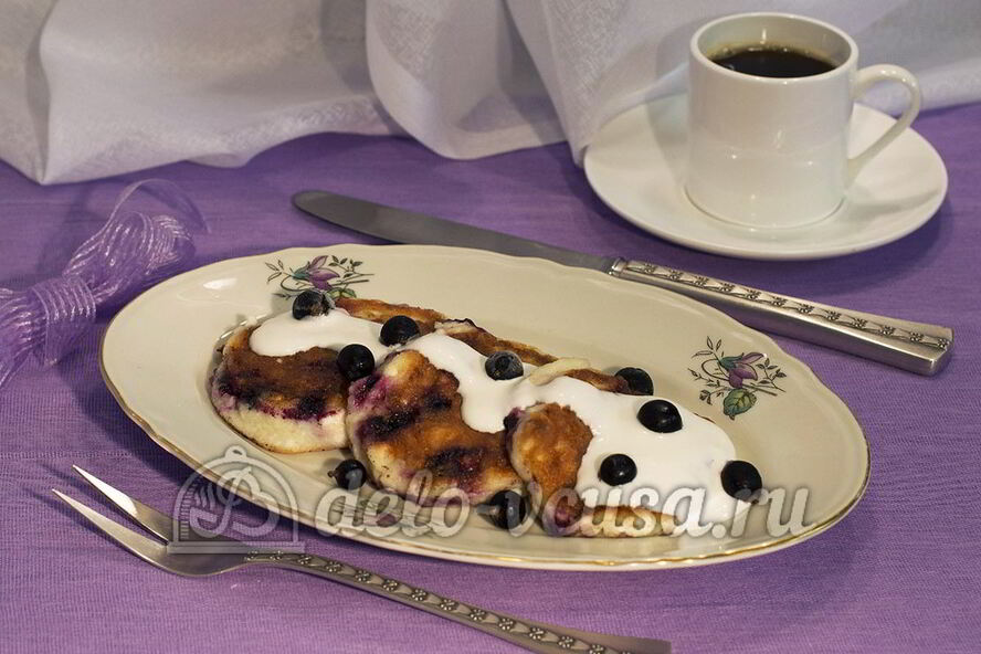 Рецепт сырников со смородиной