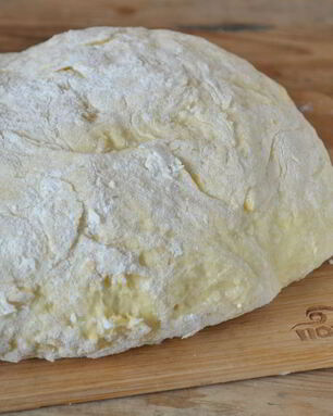 Бездрожжевое тесто с сыром