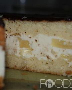 Бисквитный торт с творожным кремом