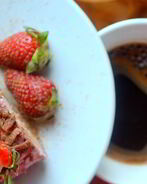 Клубнично-кофейный торт