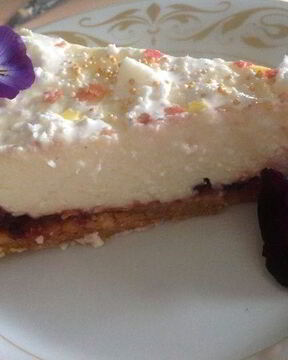 Торт Белоснежные ванильные хлопья с брусникой