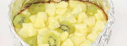 торт бисквитный с фруктами, желе и йогуртом. Шаг 14